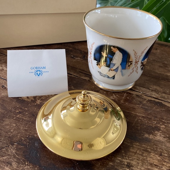 Gorham Norman Rockwell’s “Four Freedoms” Cachepot Bowl and Lid - Picture 6 of 11